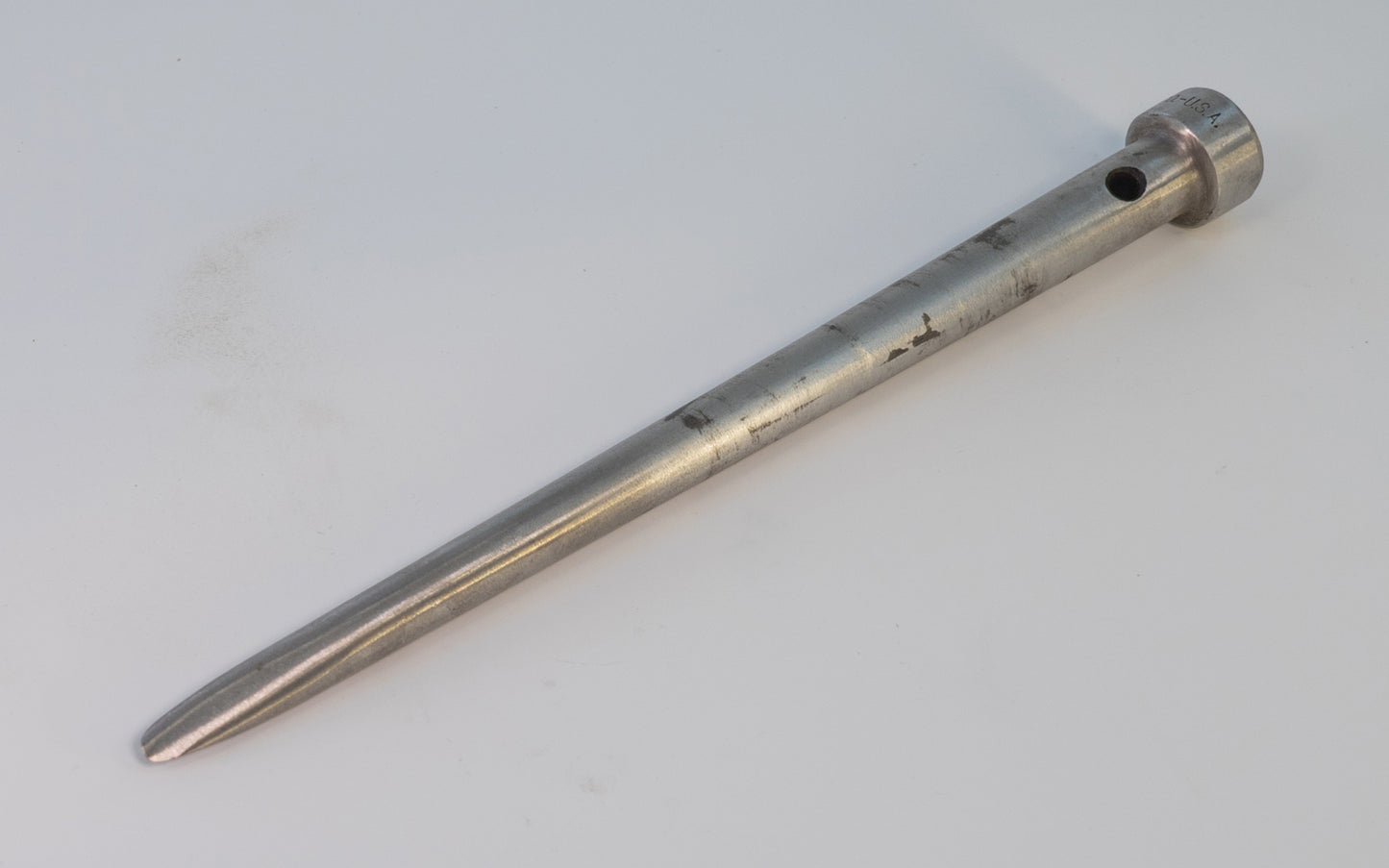 10" CS Osborne Marlin Spike - Old Stock. A quality USA-made marlin spike made by C.S. Osborne. Designed for splicing wire rope, but may also work on traditional rope as well. Made of forged high carbon steel. Made in USA.
