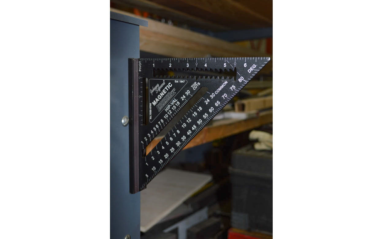 Johnson Level Model 1959-0700. Solid aluminum body with CNC machined edges for greater accuracy & durability. "EZ Read" laser etched graduations & numbers are highly visible. Anti-glare protective coating. Magnetic "Johnny Square". 2x4 board dimension markers. Johnson magnetic rafter square. 049448195909