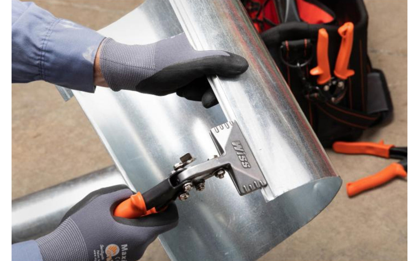 Wiss 3" Offset Handle Hand Seamer is a powerful tool for bending or flattening sheet metal by hand. It utilizes an optimal handle span to deliver maximum power from an ergonomic operating range, and features non-slip cushion grips for superior comfort & control. 037103308559. Model WS4N.