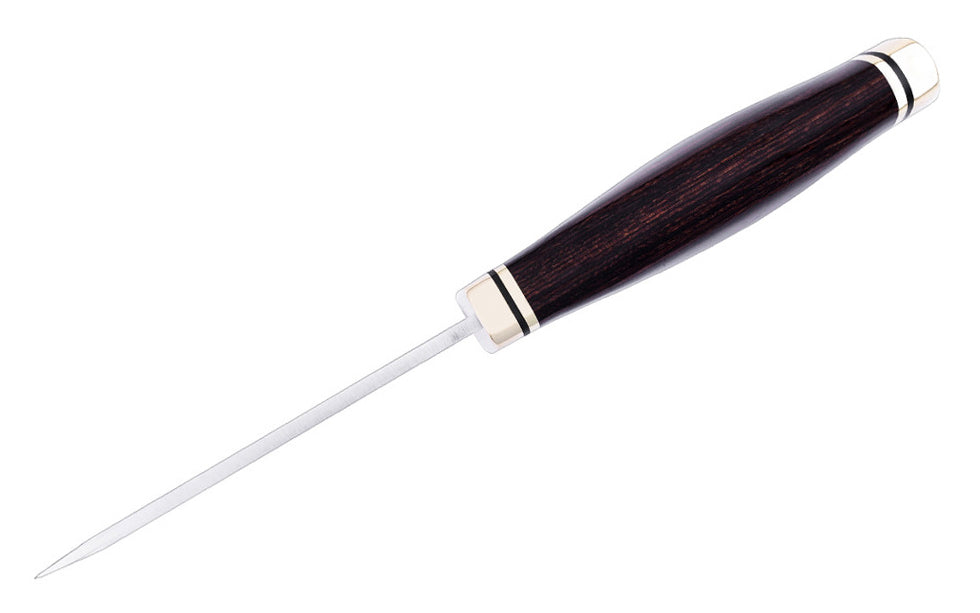 This 192 Vanguard Fixed Blade Knife & Leather Sheath from Buck Knives is a classic & is made for field work & big game hunters. The contoured handle & safety guard make maneuvering through field dressing a breeze. The drop point blade is made from industry standard 420HC stainless steel blade for supreme edge retention