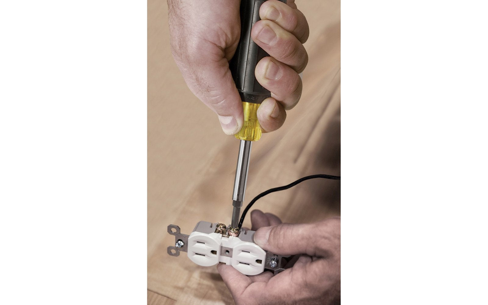 Klein Tools - Model No. 32477 - Made in USA - Cushion-Grip handle for greater torque & comfort - No. 1 Phillips - No. 2 Phillips - 1/4"  Slotted - 3/16"  Slotted - No. 1  Square Drive - No. 2  Square Drive - 1/4" Nut Driver - 5/16" Nut Driver - T10 Torx - T15 Torx - Multi Bit Screwdriver Kit - Nut Driver - 10-in-1 Tool - 092644324772 