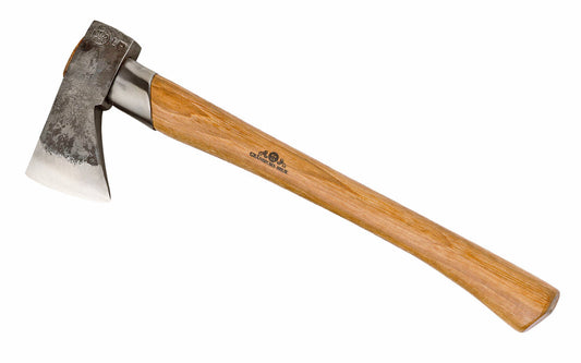 Gransfors Bruk Outdoor Axe with Collar Guard No. 425 ~ Made of the highest quality Swedish steel ~ Hand-forged with excellent craftsmanship ~ Razor-sharp edge ~ Since 1902