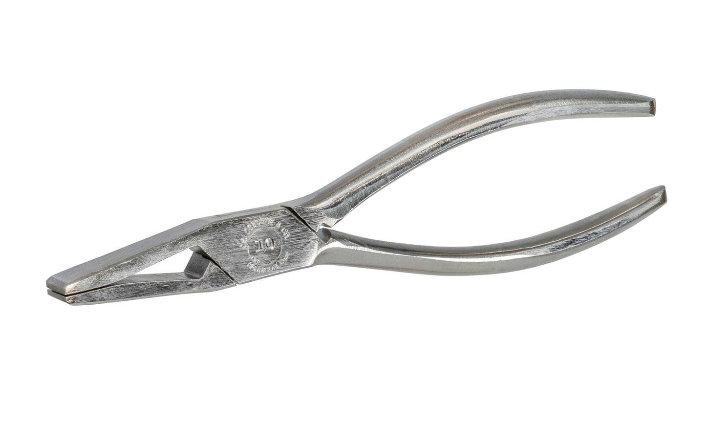 C.S. Osborne Cantle Pliers - Model No 10 ~ American-made cantle plier. Pro grade plier is forged from high carbon steel. These zinc plated Cantle Pliers are used to tightly form the leathers around the perimeter of the cantle of a saddle. The jaws are smooth so they don't mar the leather. Great tool for forming leather