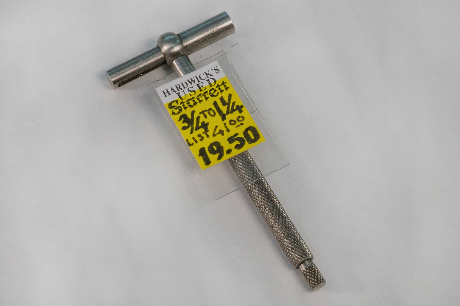 Starrett 579 Telescoping Gage is used for determining the true size of holes, slots, and recesses. The ends of both contacts are hardened and ground to a radius to allow proper clearance on the smallest hole the gage will enter. Model 579C. Range: 3/4" to 1-1/4" (19-32mm).