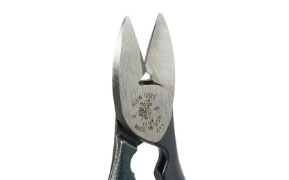 These Klein Tools All-Purpose Shears & BX cable cutter 1104 cut BX cable, sheet metal, steel strapping & bundling wire. Lightweight & compact, this tool features a wire stripping notch in nose for added convenience. Handle cavity is designed to restore BX cable to original shape after cutting. Made in USA. 092644760143