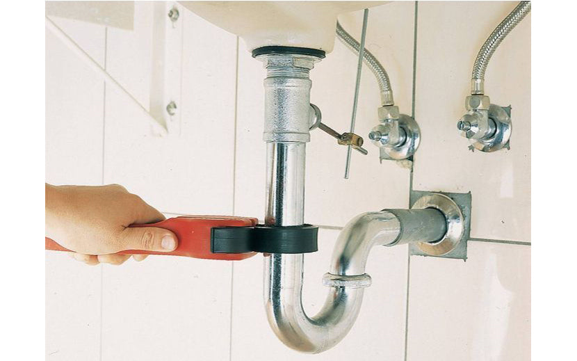Adjustable Rubber Strap Wrench is ideal for holding, tightening or loosening irregular shapes. It can be used to open or tighten jar lids, bottles, pipes or any round or oblong object. General Tools Model 1566. Locking mechanism provides leverage on odd shaped objects. Tough 3/4" wide strap works well in tight spaces