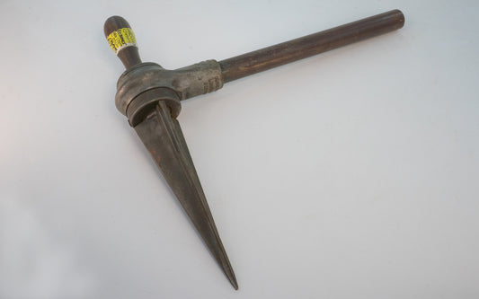 Rigid No. 3494S Pipe Reamer with handle. 7" long reamer. Used. Made in USA. 
