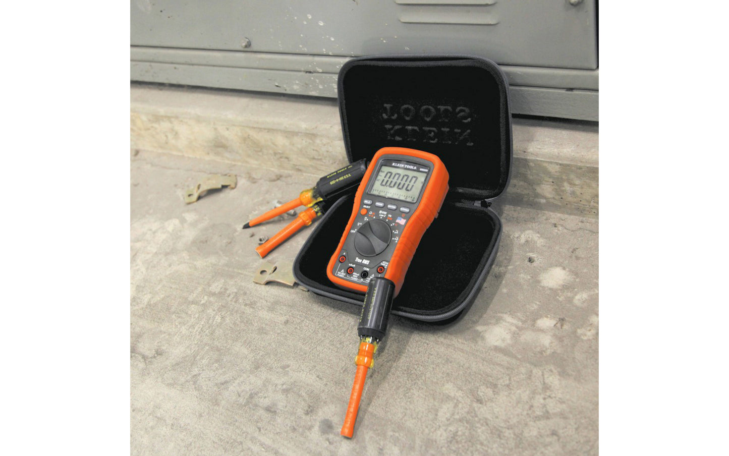 Klein Tools - Model 5139 - Hard shell protects tools, meters, small parts & tech devices - Polyester material - Soft interior lining - Hard outer shell protects items when in a tool bag or pouch - Klein Tradesman Pro Hard Case Large - Large Size - Durable zipper closure - Klein Hard Case to protect tools - Protection  - 092644554353