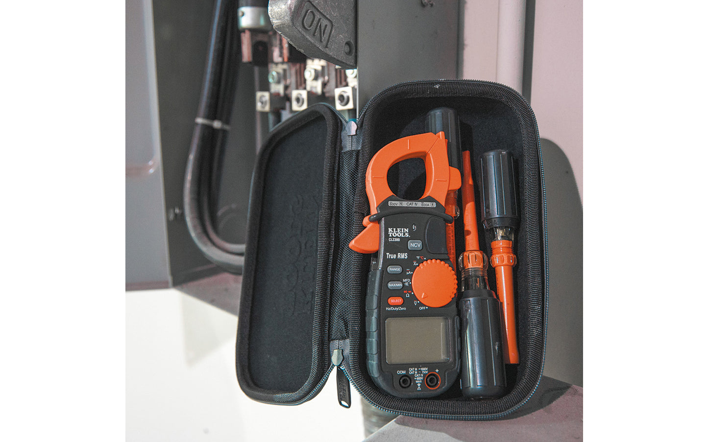 Klein Tools - Model 5139 - Hard shell protects tools, meters, small parts & tech devices - Polyester material - Soft interior lining - Hard outer shell protects items when in a tool bag or pouch - Klein Tradesman Pro Hard Case Large - Large Size - Durable zipper closure - Klein Hard Case to protect tools - Protection  - 092644554353
