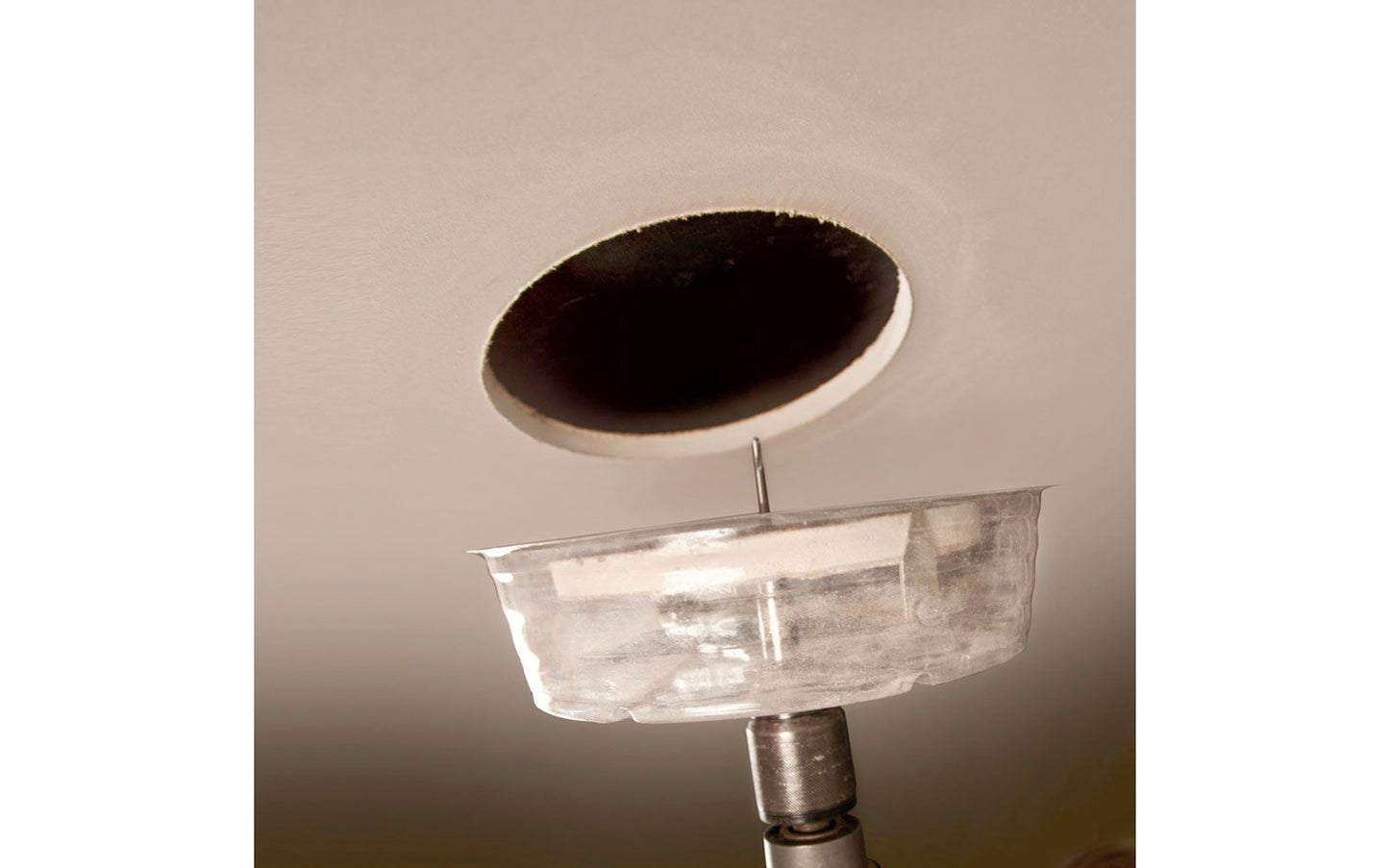 Adjustable Hole saw from Klein Tools quickly & smoothly cuts clean holes in drywall & ceiling tiles. Applications include can lights, speaker holes & sprinkler systems. Blades adjust to cut holes from 2" (51 mm) to 7" (178 mm) in diameter. Fits most 3/8" & 1/2" drill chucks. Klein Tools Adjustable Hole Saw Model 53731.