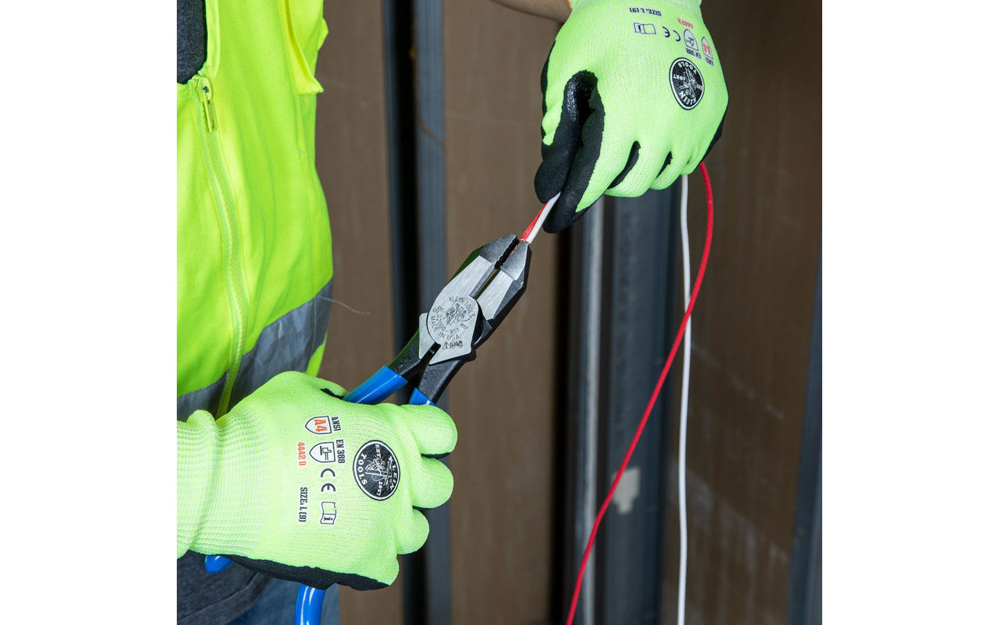 Klein Tools 9-1/4" Ironworker's Pliers "Heavy Duty" D2000-9ST cuts ACSR, screws, nails & most hardened wire. It can twist & cut soft annealed rebar tie wire as well. It has a high-leverage design; rivet is closer to the cutting edge for 46-Percent greater cutting & gripping power. 9-1/4" overall length. 092644703829
