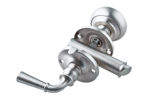 This Master Lock Storm / Screen Door Latch has an inside knob & outside lever. It is designed to fit doors from 7/8" to 1-3/8" thickness. Built-in locking device. Made of wrought brass material with a satin chrome finish. Made by Masterlock.