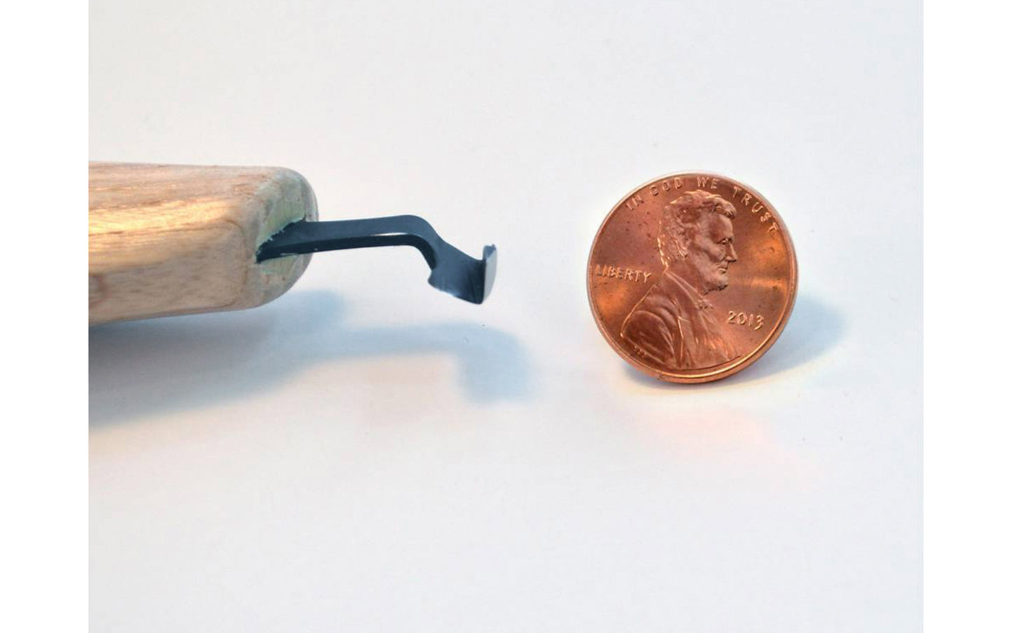 Flexcut Left-Handed V-Scorp 70° x 1/4" (6 mm) KNL24 is essentially a left-angled gouge designed for carving areas where the full length of a gouge will not fit. Knife carvers will find them useful for hollowing deep, narrow cavities. High Carbon Spring Steel blade, Tempered to HRC 59-61. Left Hand Scorp. 651646510240