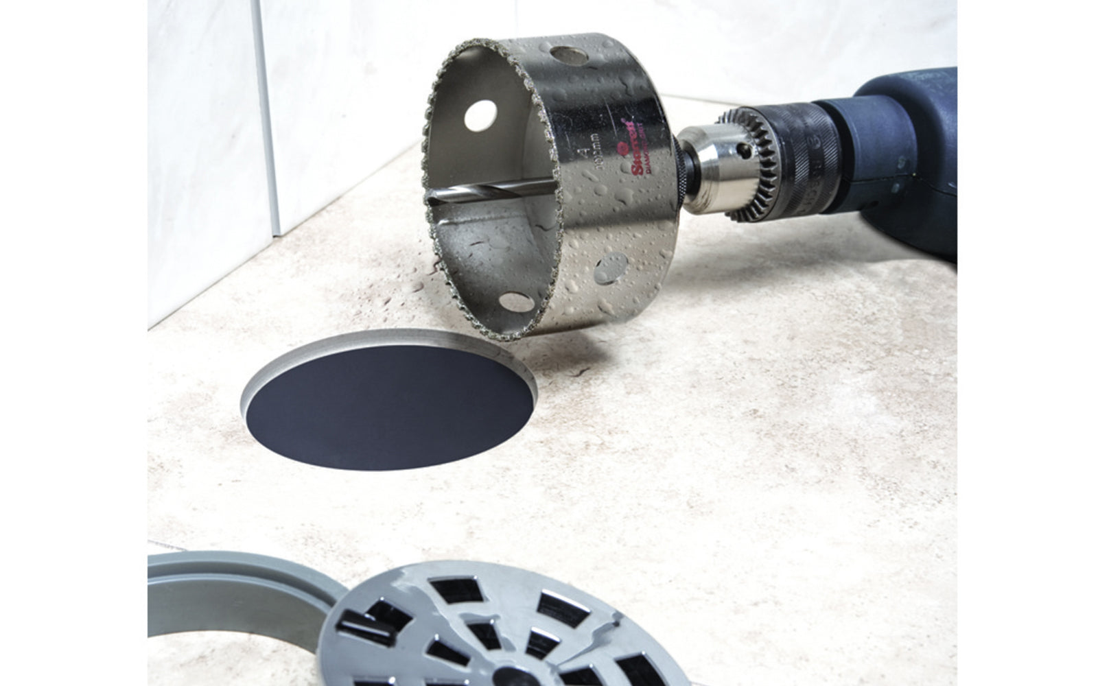 These Starrett diamond grit hole saws have synthetic diamond grit bonded over a durable steel platform. Capable of cutting through porcelain, glass, ceramics, brick, stone & concrete. High performance saws for non-metallic materials. Smaller diameter hole saws are great for kitchen & bathroom installations.