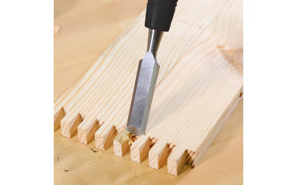 GreatNeck 1" chisel is a general purpose wood chisel designed for woodworking projects. 3" blade is constructed of drop forged steel for strength & durability & is precision ground for accuracy. Handle is constructed of premium grade acetate with a steel cap for use with chisel mallets. Great Neck Model WC100