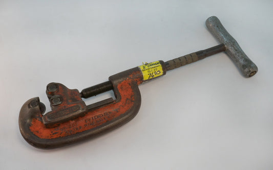 Rigid No. 202 Wide Roll HD Pipe Cutter. 1/8" to 2" Capacity. Made in USA. 