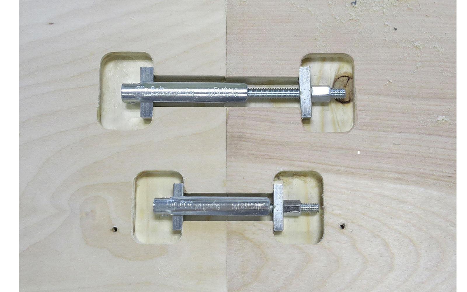 FastCap FlipBolt - Countertop Connector