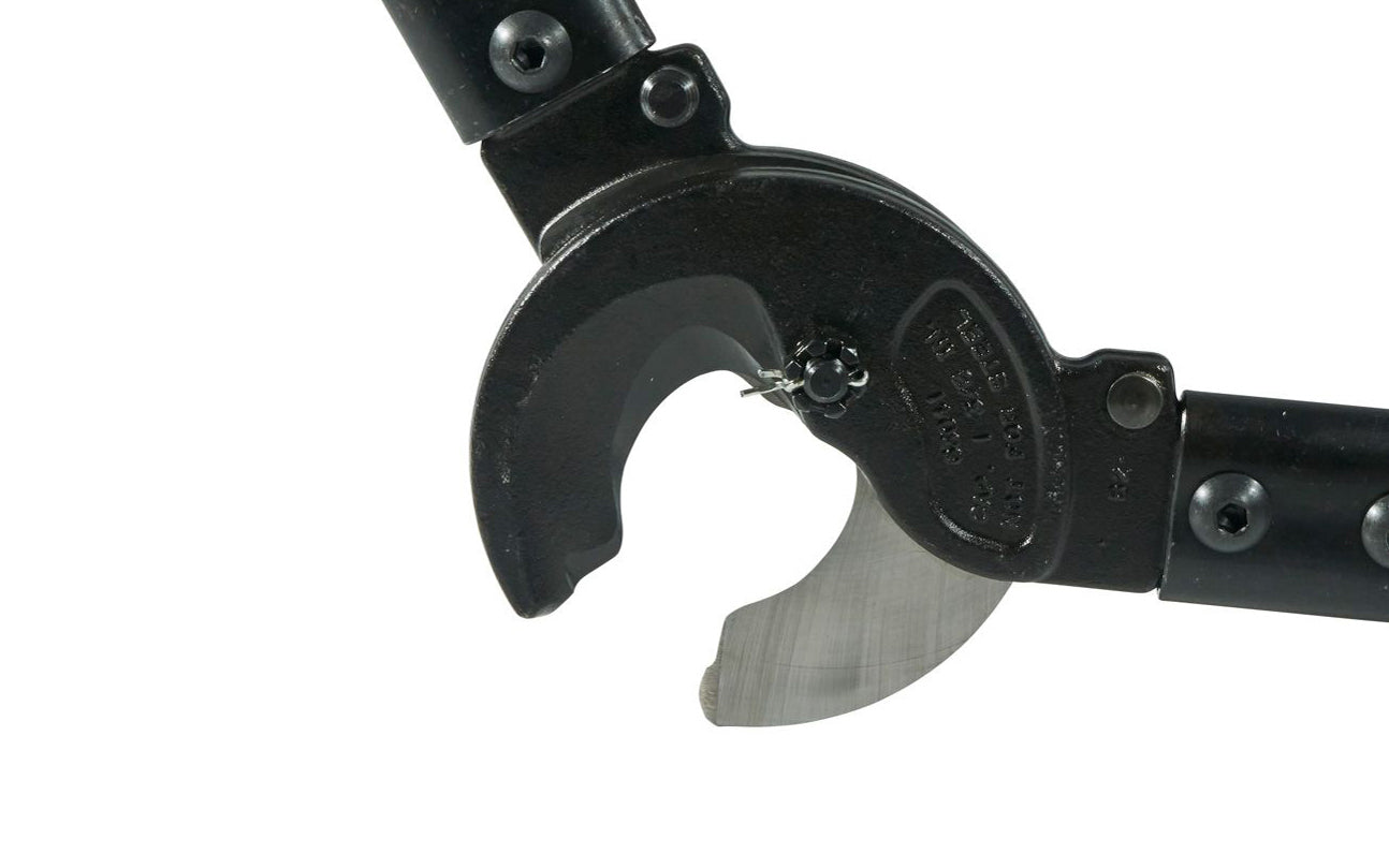 Klein Tools Standard Cable Cutters are lightweight, yet efficient. They feature replaceable hook-jaw blades that grab and hold cable while the shear-cutting action makes clean cuts. The jaws are made of forged tool steel with a black-oxide finish for long life. 
