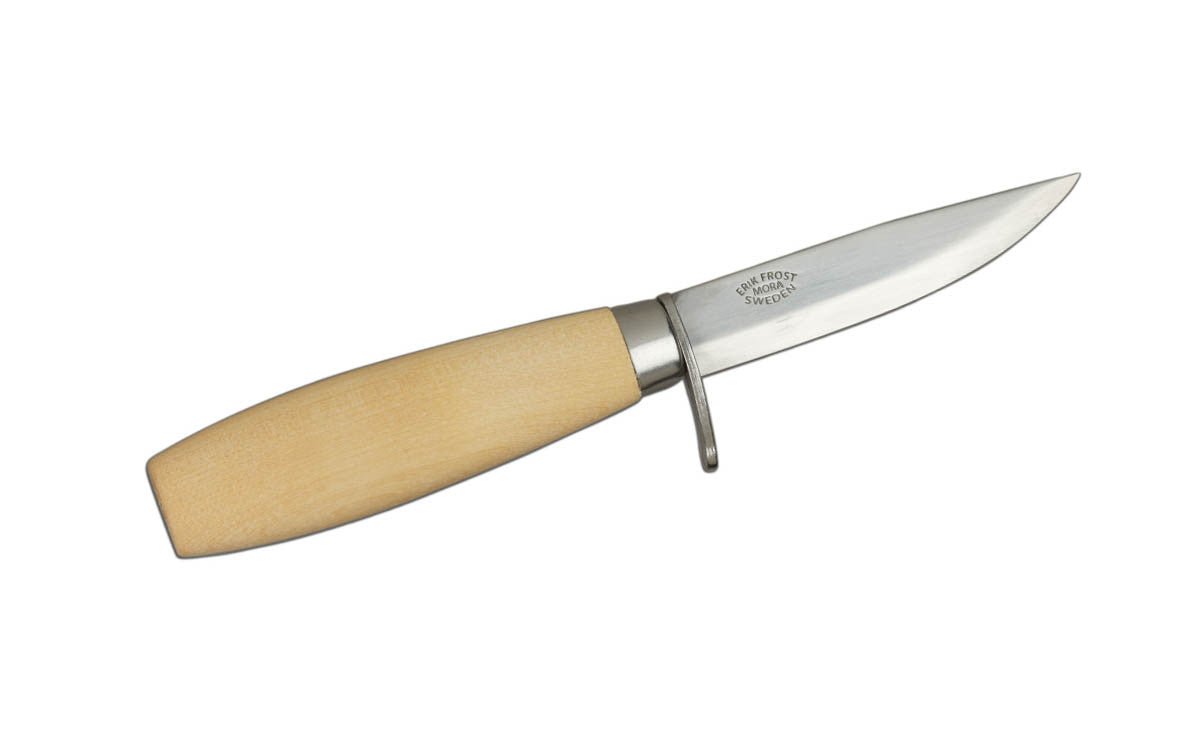 Mora Carbon Steel Knife ~ Wood Carving Junior ~ Made in Östnor, Sweden · Made of quality high carbon steel ~ Razor-sharp blade ~ Fixed blade with tang extending through the handle ~ Traditional & classic ~ Mora 111-2103